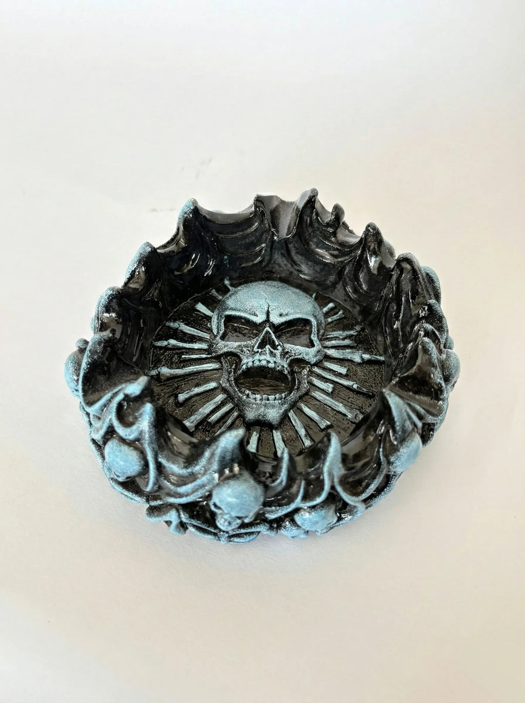 Decorative Frost Skull Ashtray design on a light background